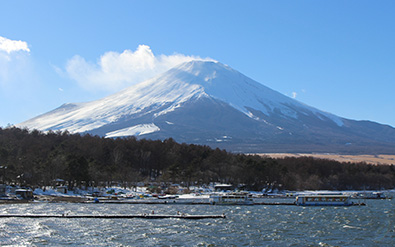 รถไฟด่วนชมวิวฟูจิซัง 「Fujisan View Express」