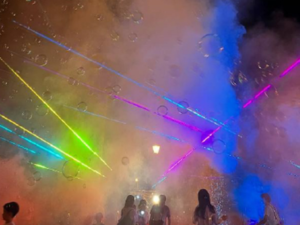 レーザー×バブルショー